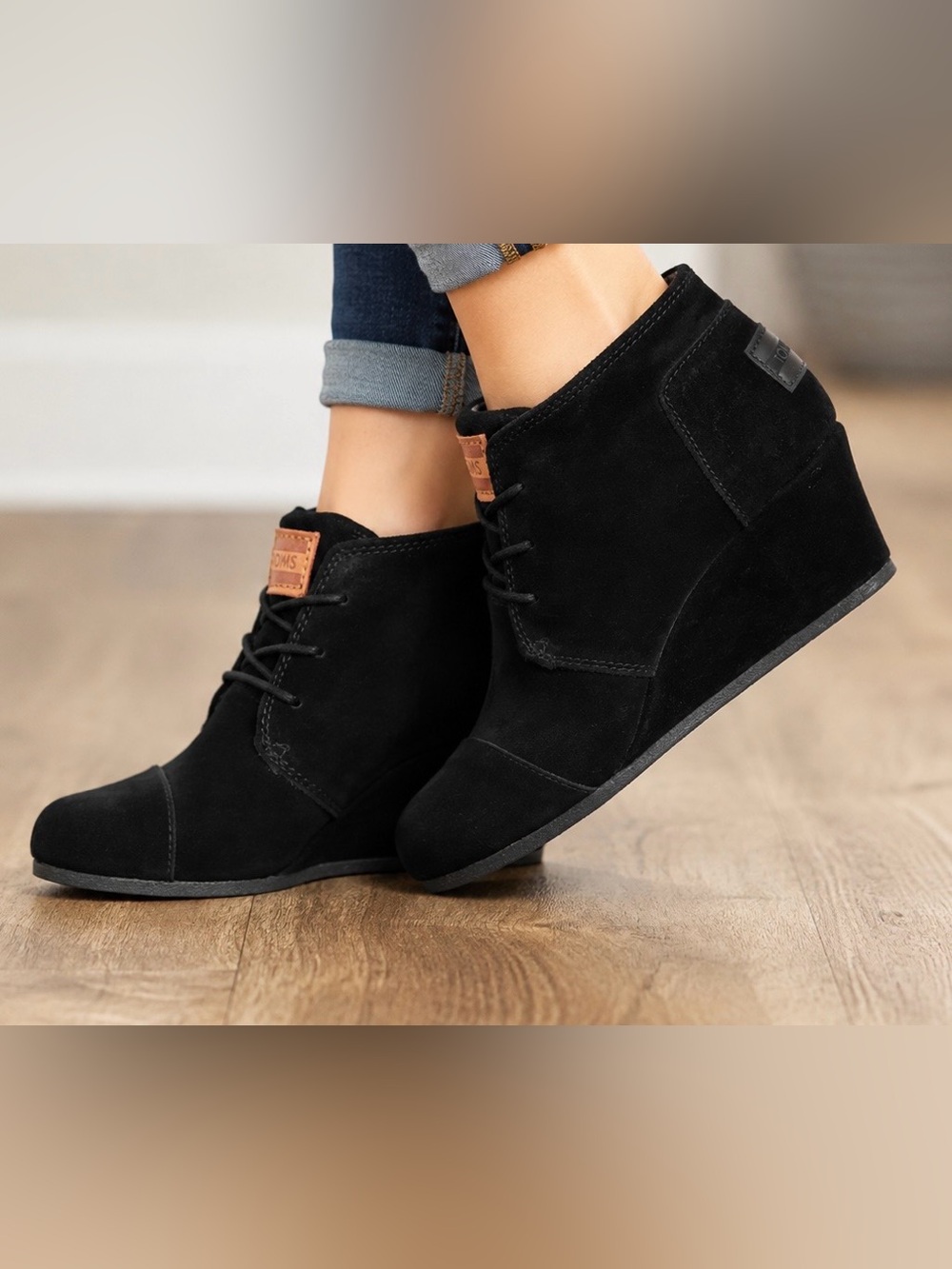 TOMS Girls Kids Desert Wedge Bootie Black Suede 6 Big Kid Youth NWOT